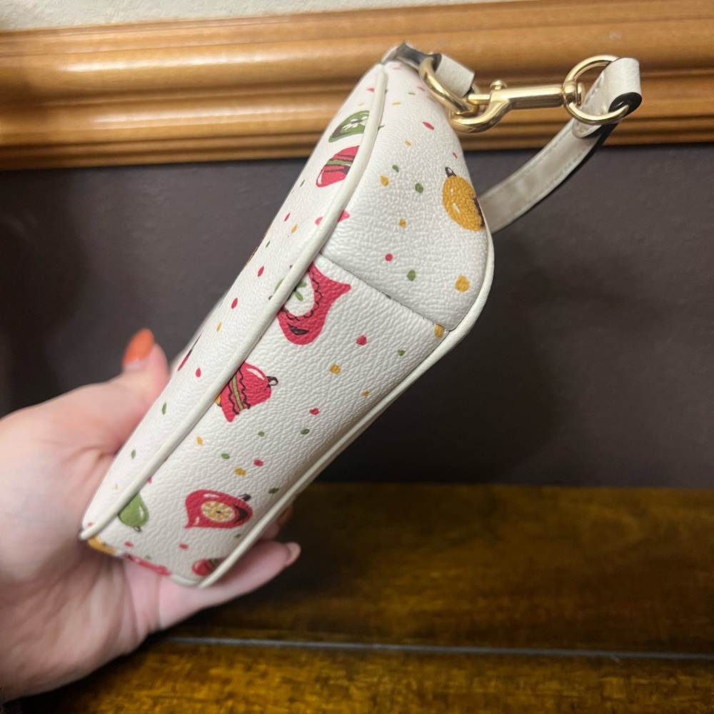 ✨NWT - Coach Nolita 15 Wristlet Purse Ornament Print✨ - Picture 9 of 12